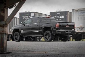 Chevrolet Silverado 1500 Suspension Lift Kit - Rough Country - 3.5 Inch Lift Kit | Forged UCA | M1 Strut - '14-'16